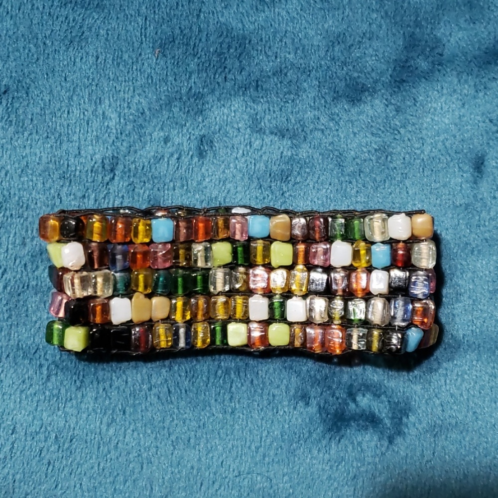 Beautiful beaded bracelet - Picture 4 of 4